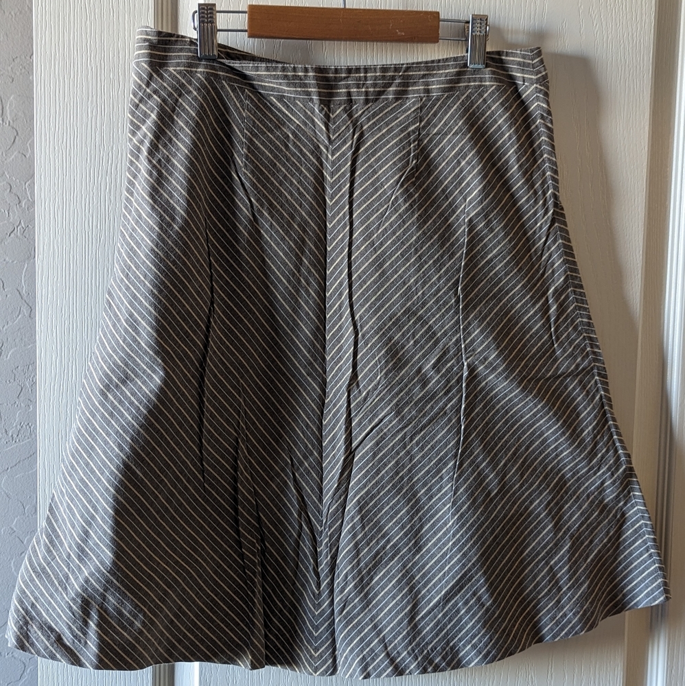 Banana Republic A-line Skirt Size 6 in Brown with Gold Metallic Stripes